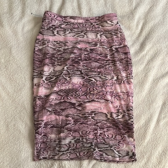 NWOT Purple Snake Patterned Ruched Pencil Skirt - Picture 6 of 7